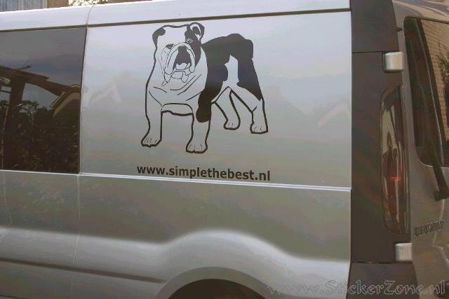 Bus met Bulldog en siteadres