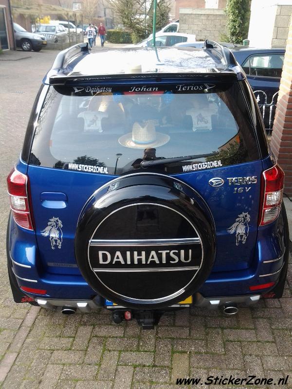 Daihatsu Terios met diverse stickers