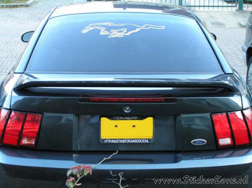 Ford Mustang met logo