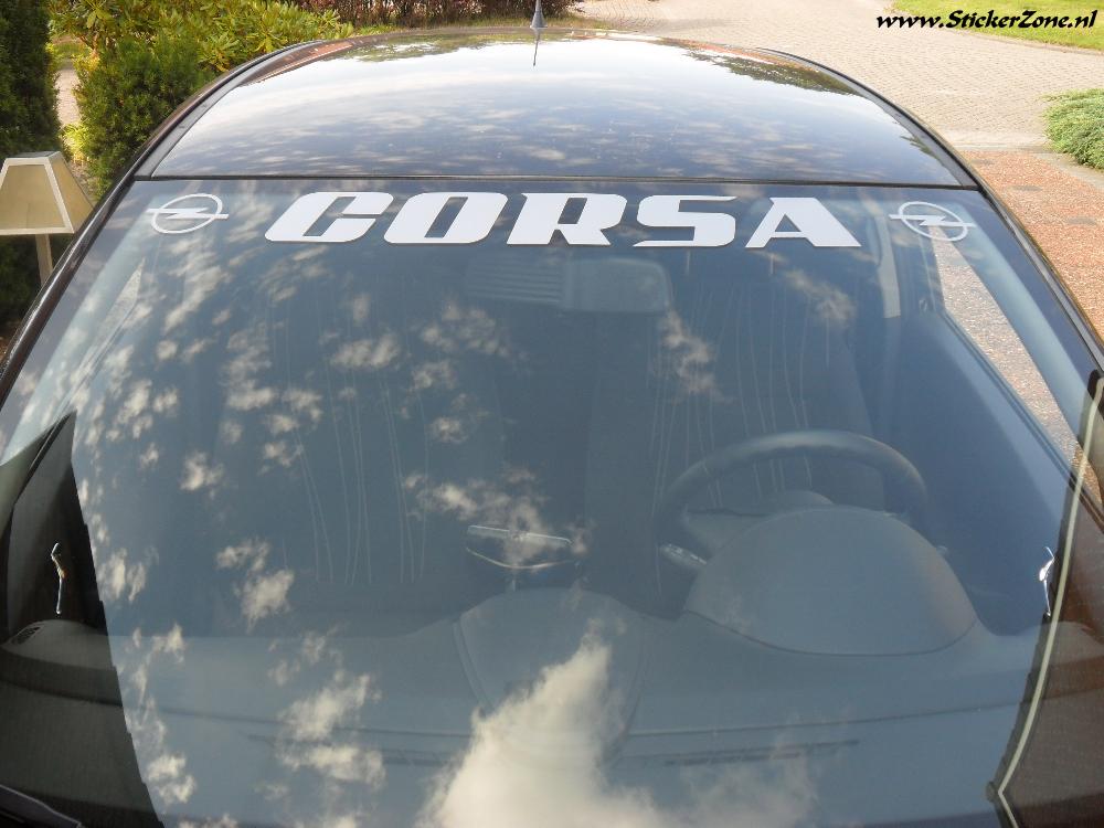 Opel Corsa met raamsticker (bestelnr.STCOR-3L)