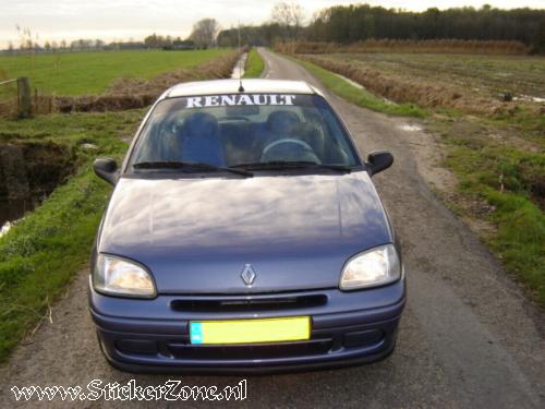 Renault Clio met Raamband en Sticker Renault