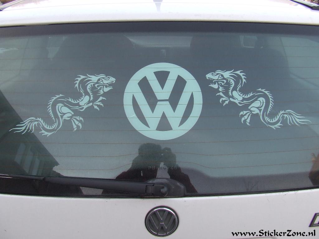 VW met logo en draken