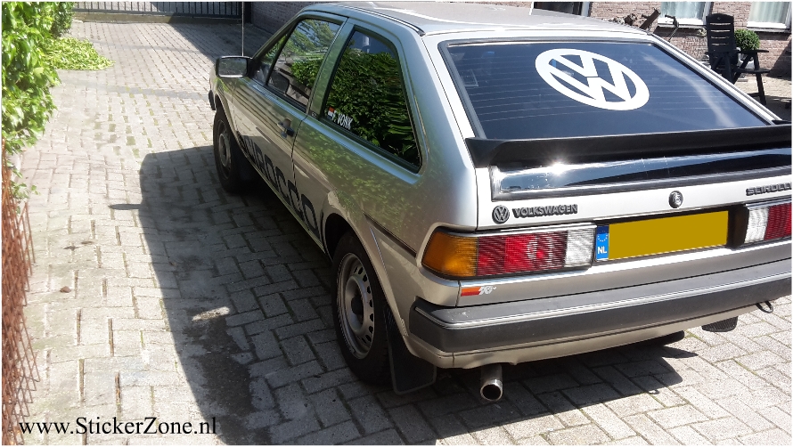 VW Scirocco met groot VW logo