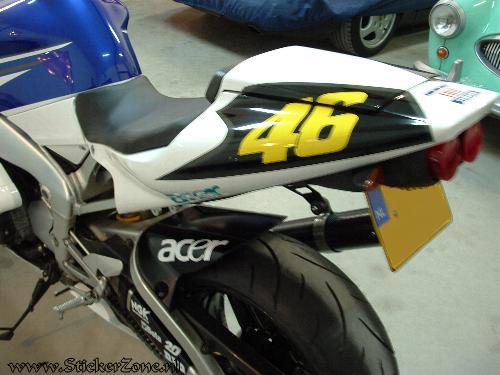 Yamaha met Rossi 46 in geel